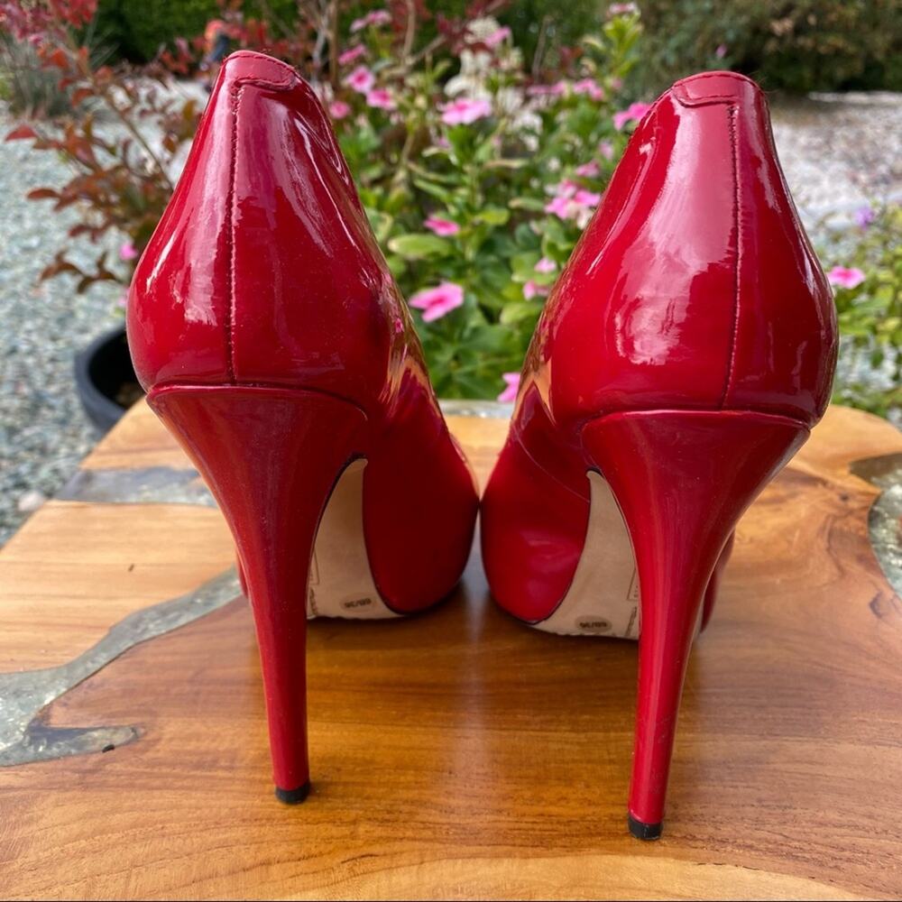 VINCE CAMUTO Red Patent Leather Platform Heels - Picture 8 of 8